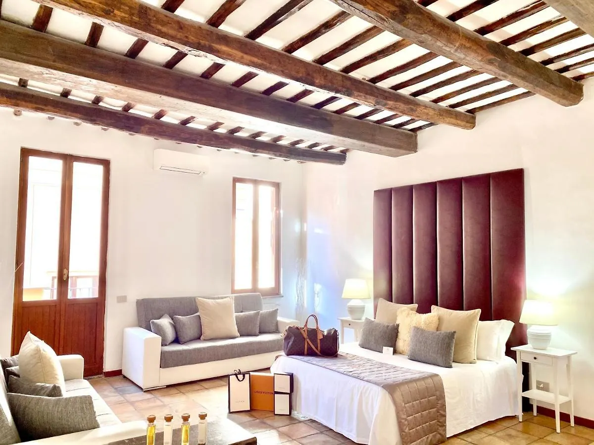 Fontana Di Trevi Private Luxury Apartaments contacts
